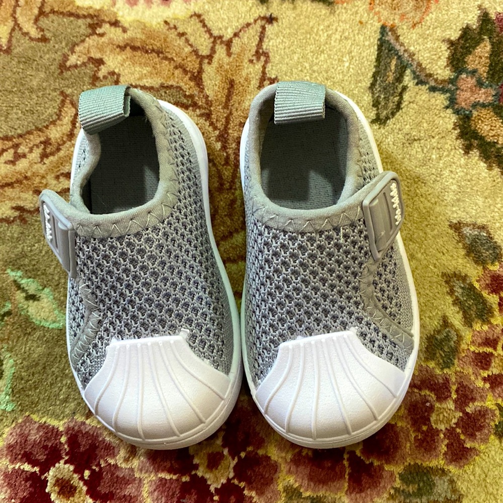 Toddler Grey Slip-on Sneaker size US 5.5